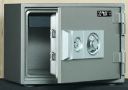 Сейф SD101:
ширина:41,2см&nbsp;
глубина:35,9см&nbsp;
высота:30,4см&nbsp;
Вес:31кг.