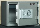 Сейф SD101TK:
ширина:30,7см&nbsp;
глубина:35,9см&nbsp;
высота:41,2см&nbsp;
Вес:31кг.