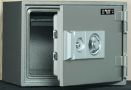 Сейф SD101K:
ширина:41,2см&nbsp;
глубина:35,9см&nbsp;
высота:30,4см&nbsp;
Вес:31кг.
